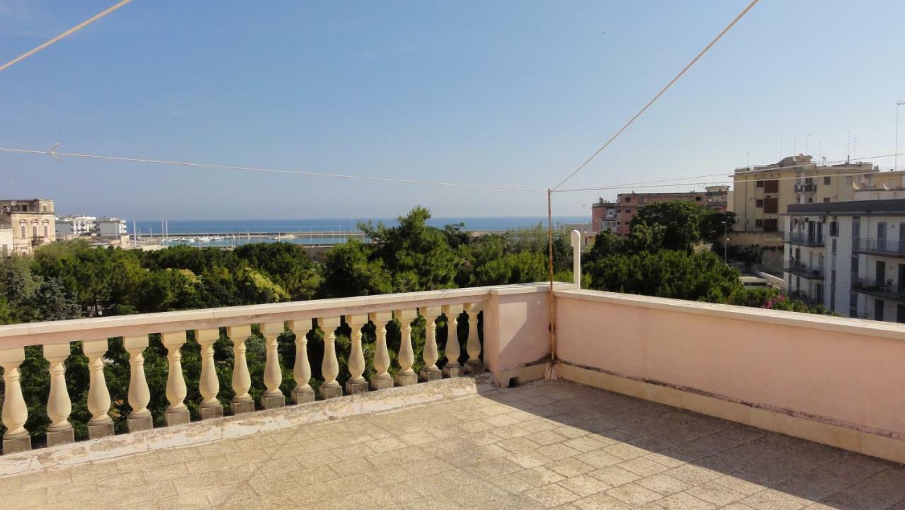 Casa Vacanze La Scalinata บิสเชลเย ภายนอก รูปภาพ